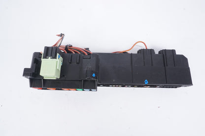 2004 - 2010  BMW 650i E63 E64 Power Distribution Power Relay Box 25613290  OEM