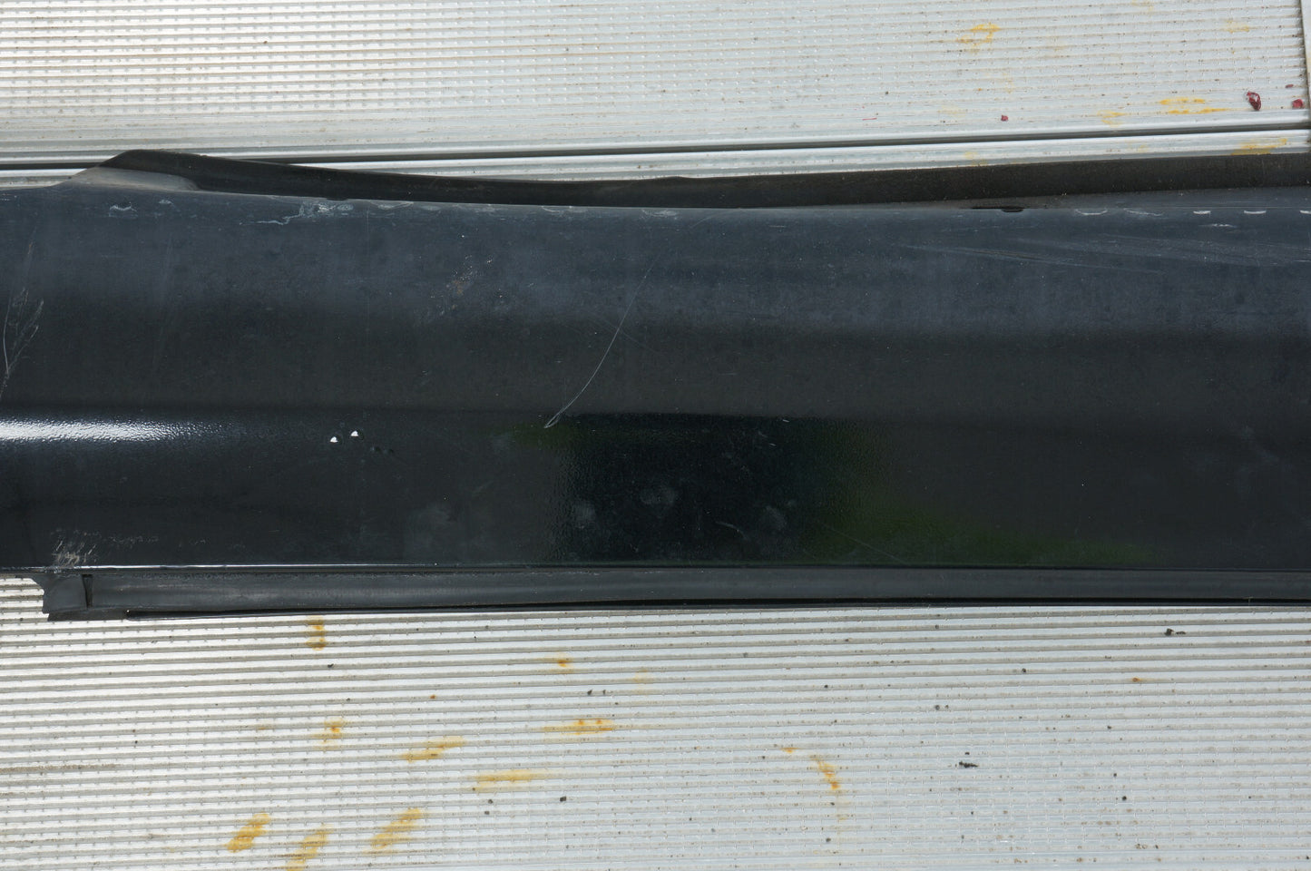 06-09 MERCEDES CLK500 CLK350 COUPE LEFT DRIVER SIDE ROCKER PANEL MOLDING OEM
