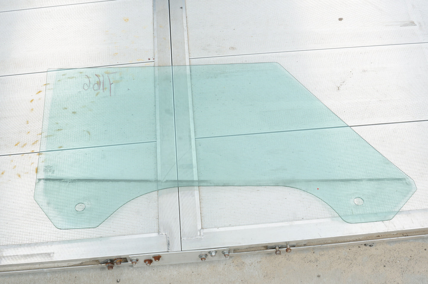 07-15 MINI COOPER S R57 FRONT LEFT DRIVER SIDE DOOR WINDOW GLASS OEM