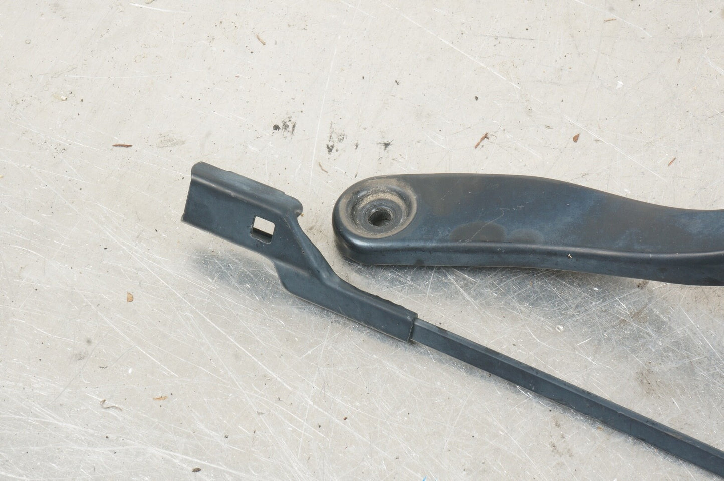 2006 - 2013 VOLVO C70 WINDSHIELD WIPER ARMS PAIR LEFT AND RIGHT