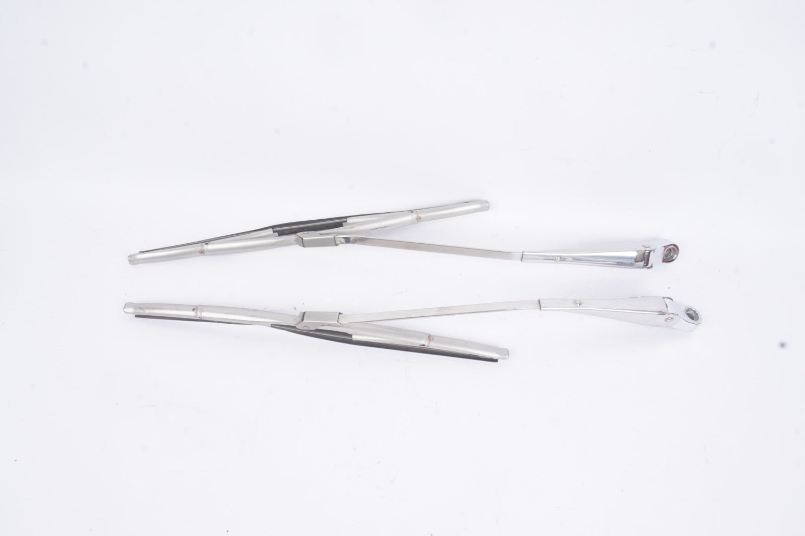 MERCEDES  WIPER ARM 110 820 0344  W110 W111 W112  230S 220S LEFT RIGHT SIDE