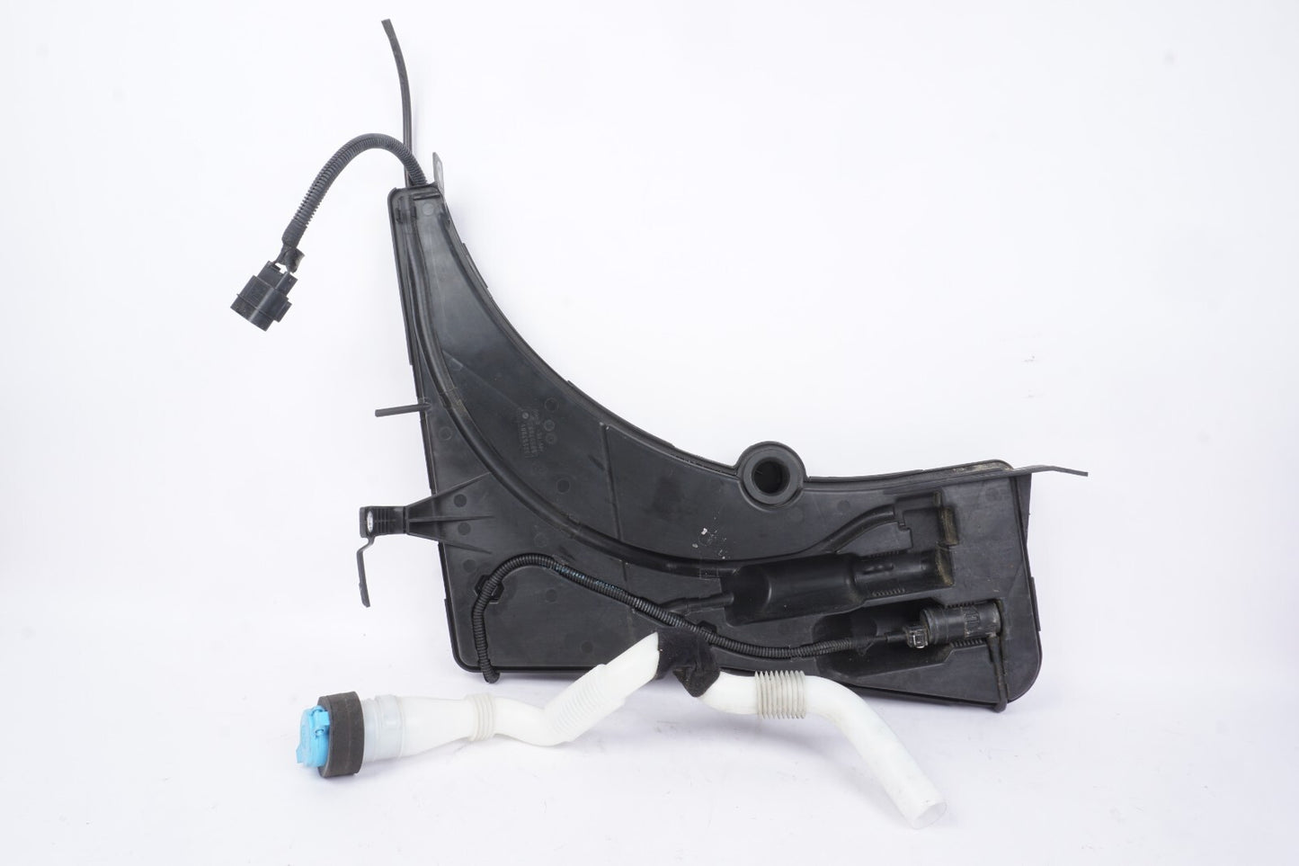 2017 - 2025 ALFA ROMEO GIULIA FRONT WINDSHIELD WASHER RESERVOIR 50557801 OEM