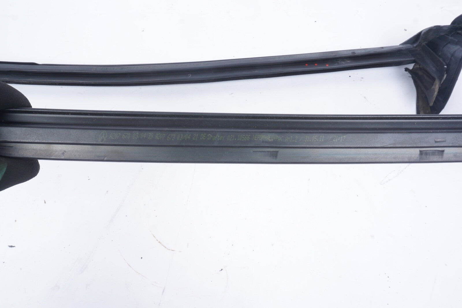 2011-2014 MERCEDES E350 CONVERTIBLE REAR QUARTER RUBBER SEAT LEFT & RIGHT