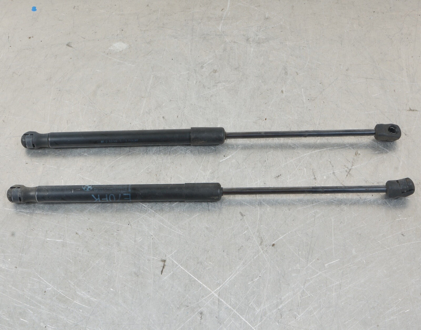 2007-2013 BMW X5 E70 FRONT LEFT & RIGHT HOOD BONNET SHOCK STRUT SET 7148346 OEM