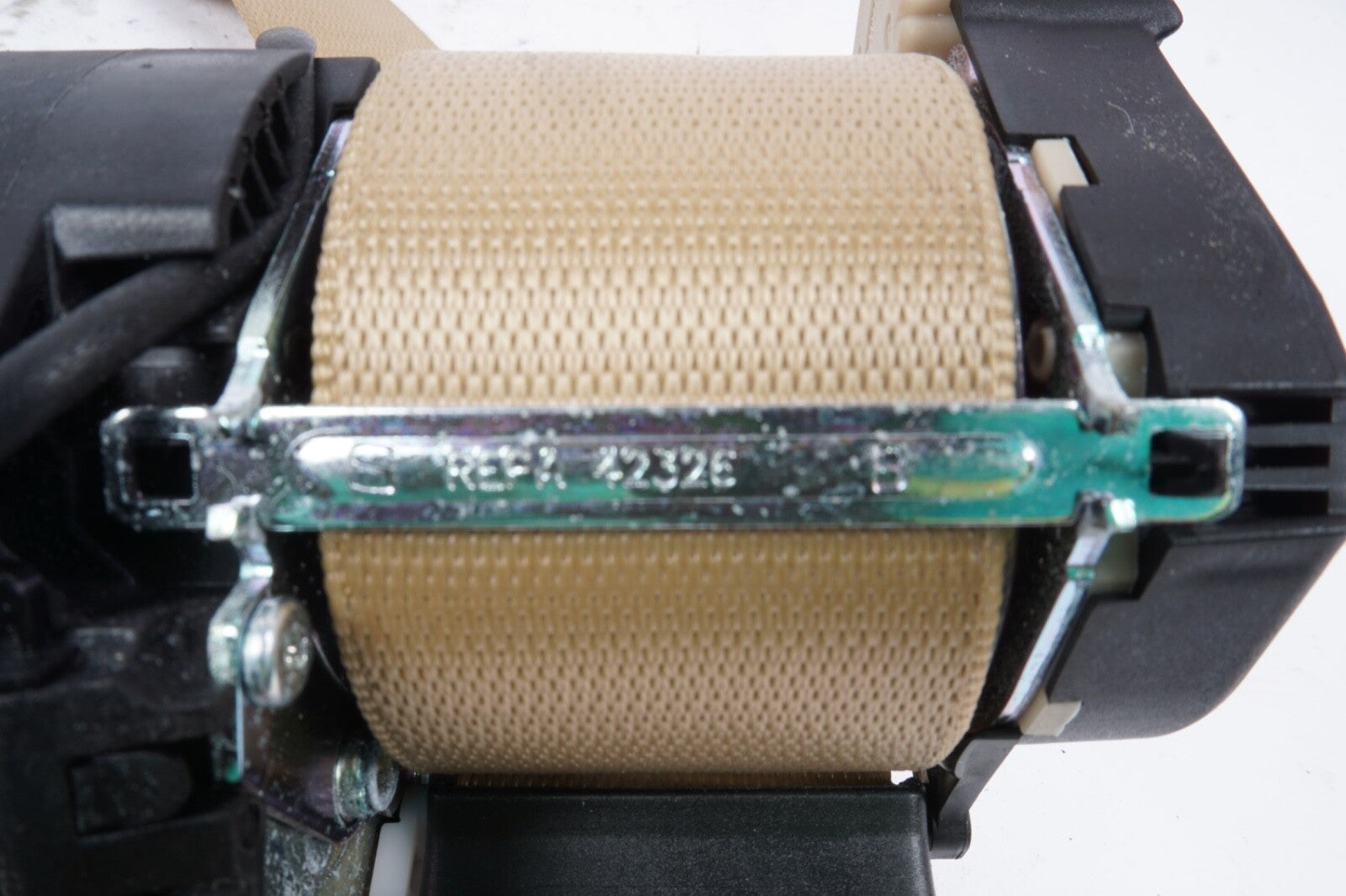 2007 - 2013 Mercedes S550 S600 Rear LEFT Driver Side Seat Belt Beige OEM