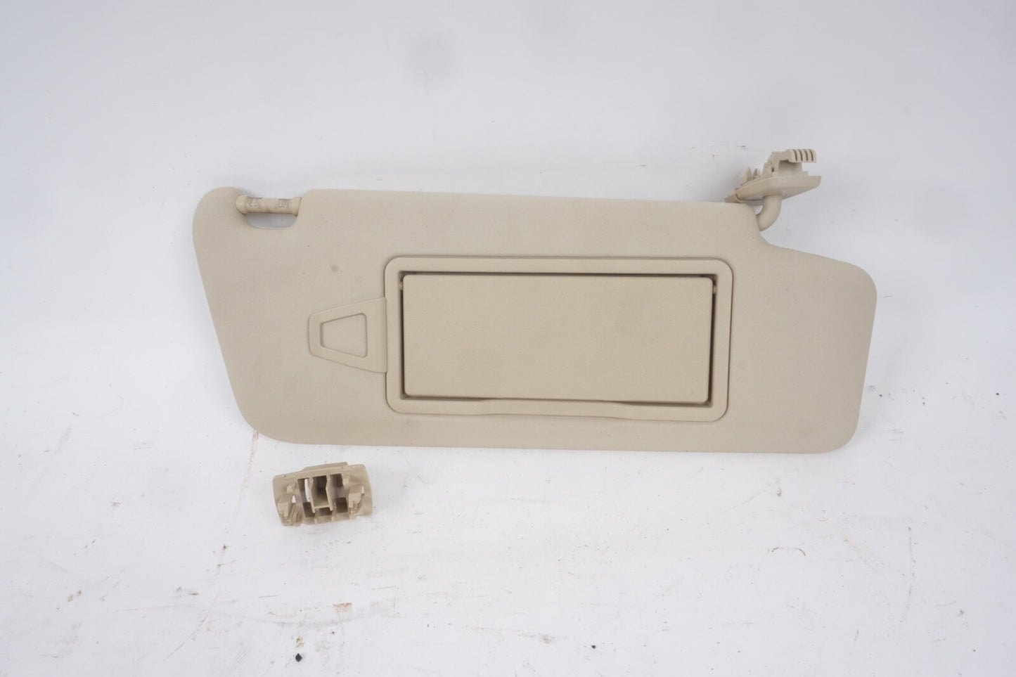 08-14 MERCEDES C200 C250 C300 BEIGE LEFT SUN VISOR ILLUMINATED 0481045107K67