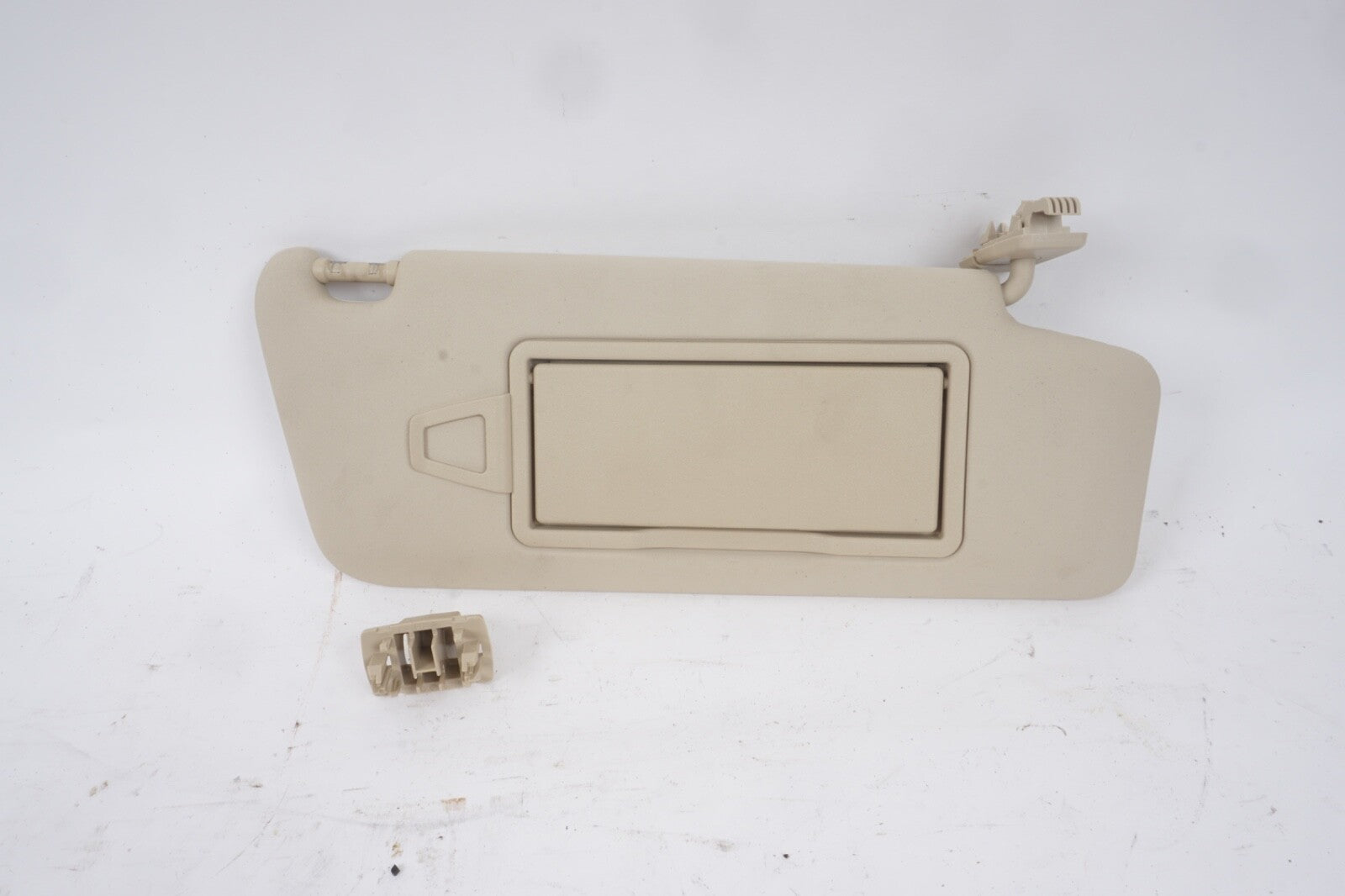 08-14 MERCEDES C200 C250 C300 BEIGE LEFT SUN VISOR ILLUMINATED 0481045107K67