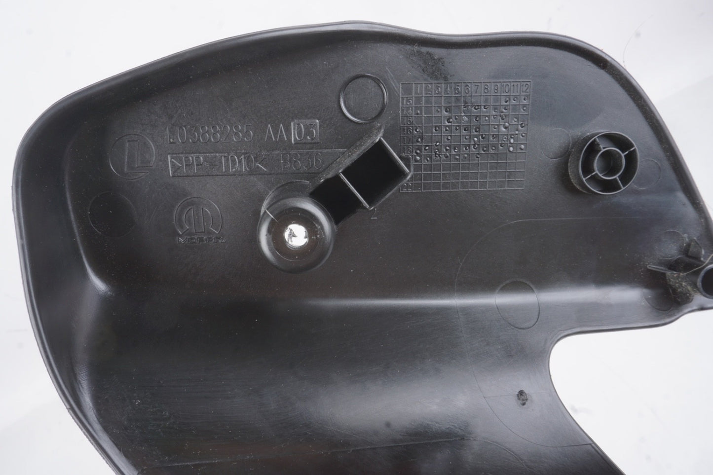 2015 - 2018 Jeep Renegade Front Right Seat Trim Cover Panel Black OEM