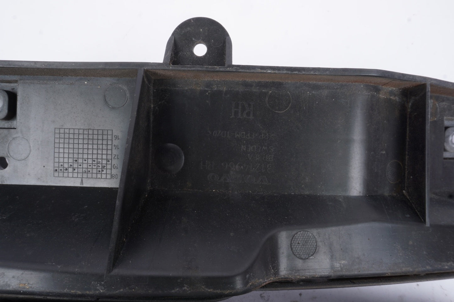 2006-2013 VOLVO C70 CONVERTIBLE LEFT RIGHT INNER BRACKET 31214965