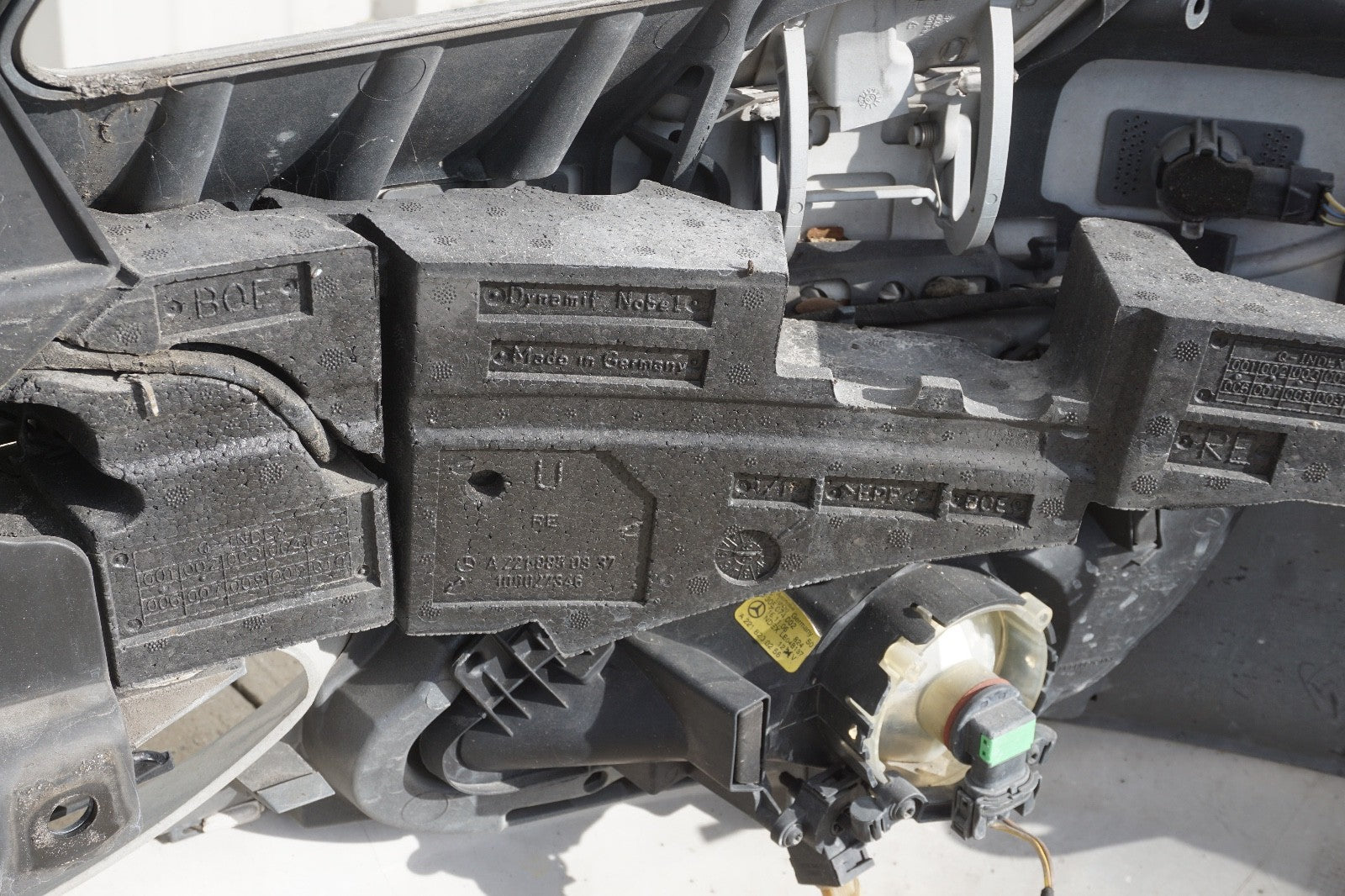 2007-2009 Mercedes W221 S550 S600 S450 Base Front Bumper Cover Assembly OEM