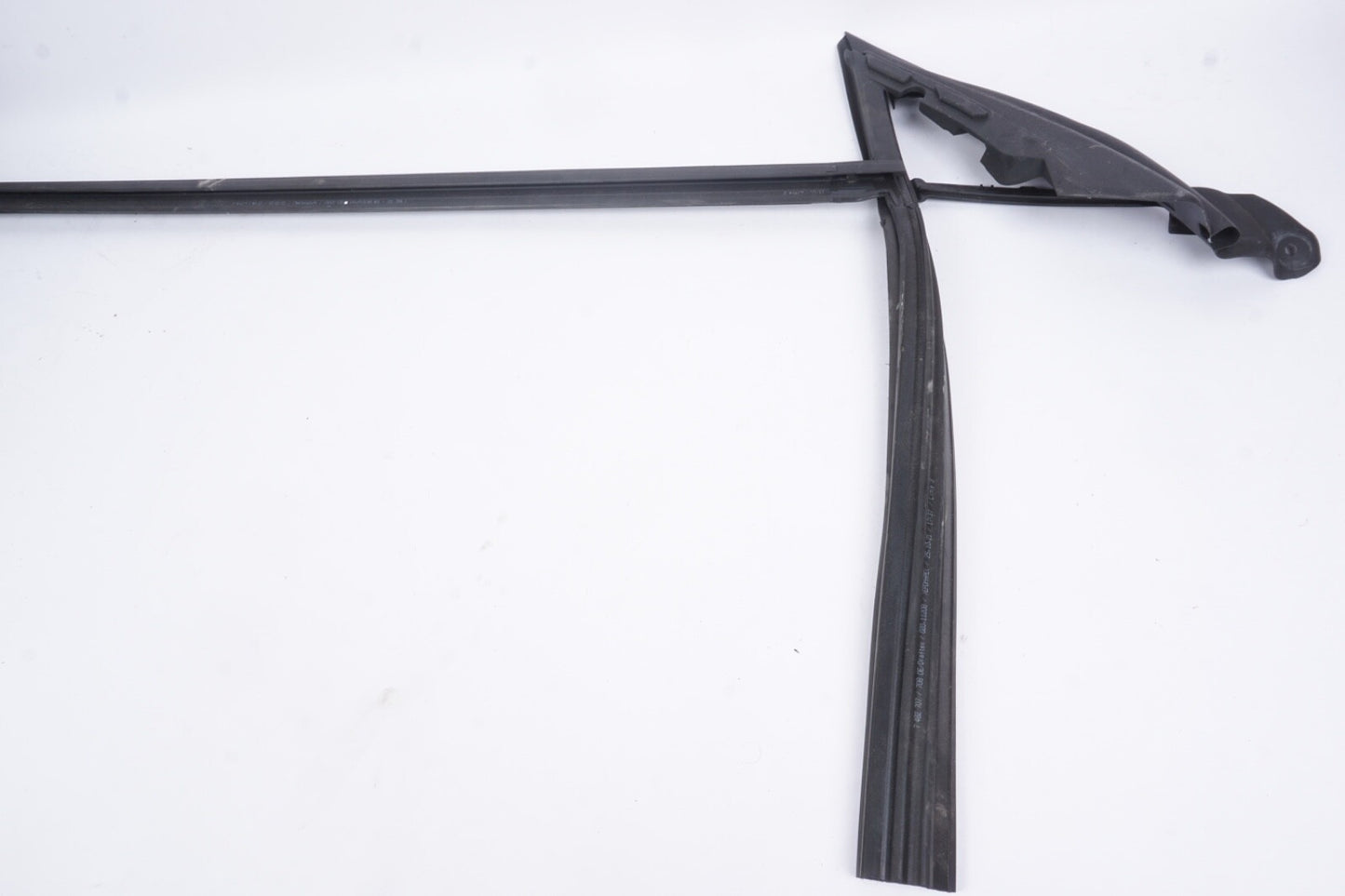 2021 - 2025 BMW 430i M440 M4 COUPE CONVERTIBLE LEFT DOOR SEAL GASKET