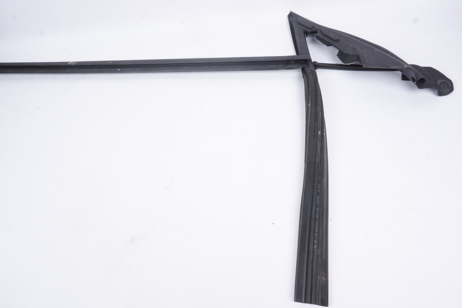 2021 - 2025 BMW 430i M440 M4 COUPE CONVERTIBLE LEFT DOOR SEAL GASKET