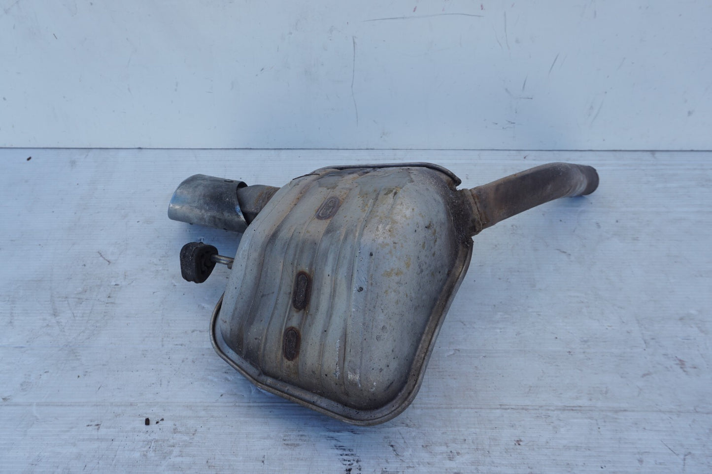 2003-2006 Mercedes-Benz SL500 REAR DRIVER LEFT EXHAUST MUFFLER TAIL PIPE OEM
