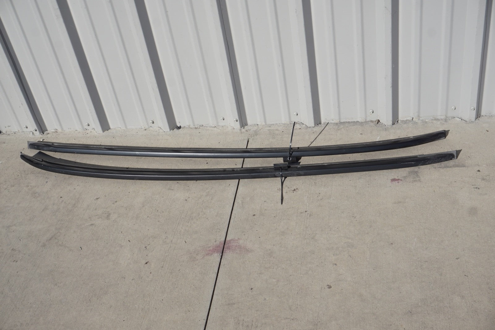 2017 - 2023 Alfa Romeo Q4 Stelvio Right And Left Luggage Roof Rails OEM