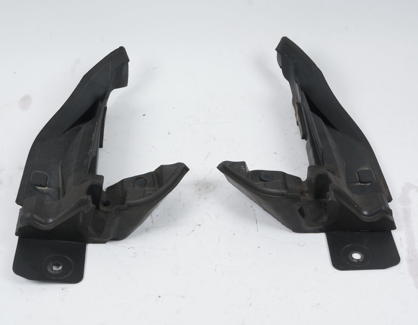 2020-2023 CADILLAC CT4 RIGHT LEFT HOOD REARWARD OUTER ABSORBER AIR INLET SEAL