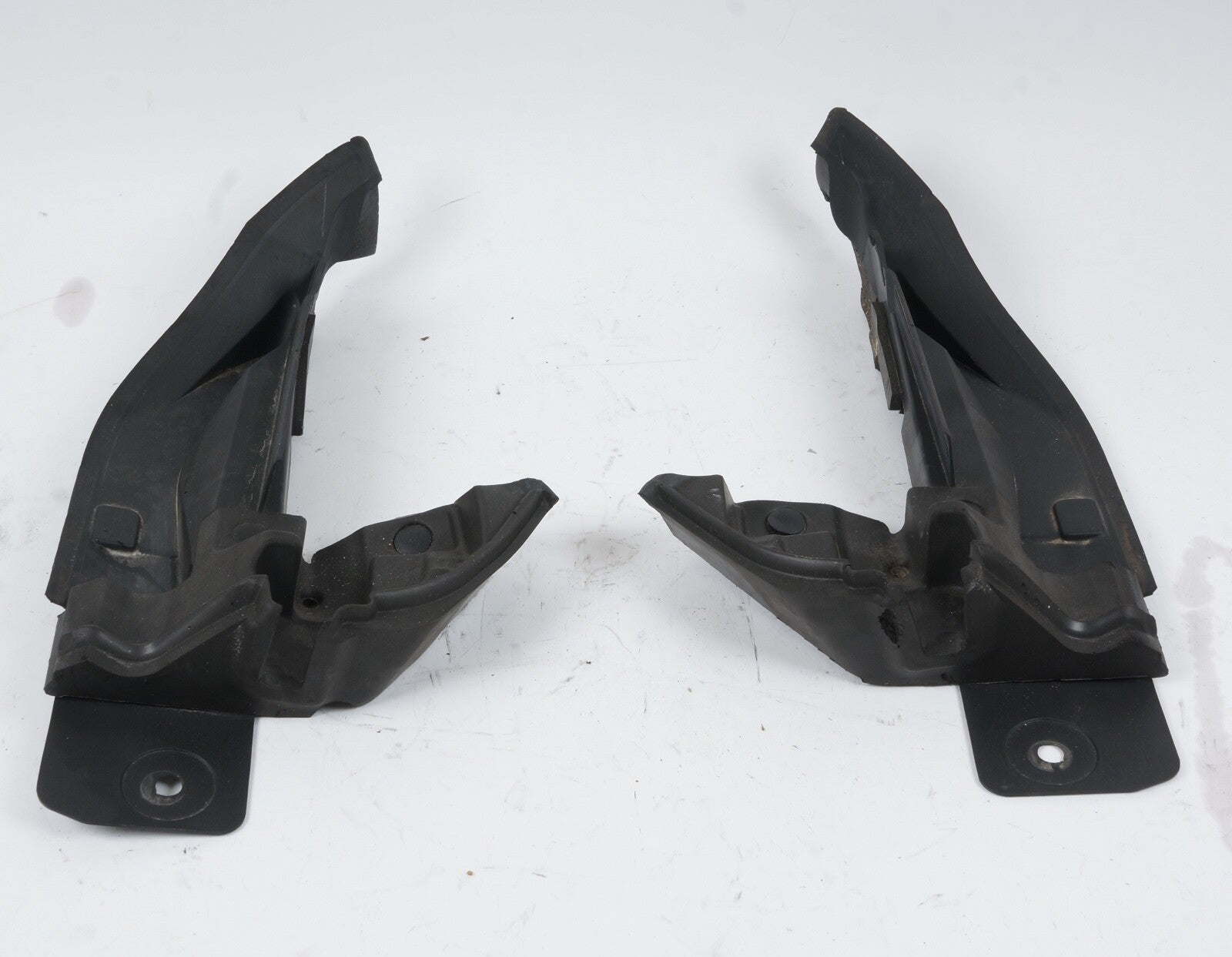 2020-2023 CADILLAC CT4 RIGHT LEFT HOOD REARWARD OUTER ABSORBER AIR INLET SEAL