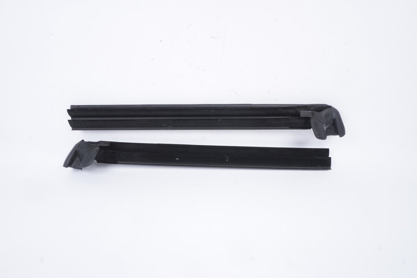 21 - 24 BMW 430I Convertible Rear Weatherstrip Seal Cover Left & Right OEM