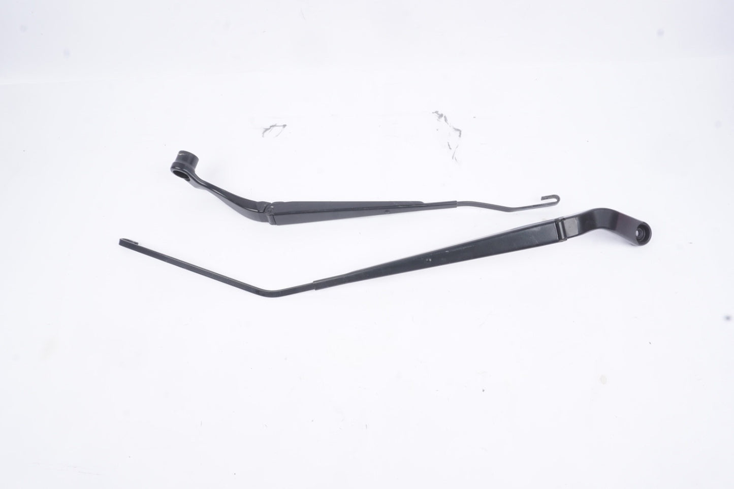 2012 - 2019 Fiat 500 Windshield Wiper Arm Set OEM Left and Right