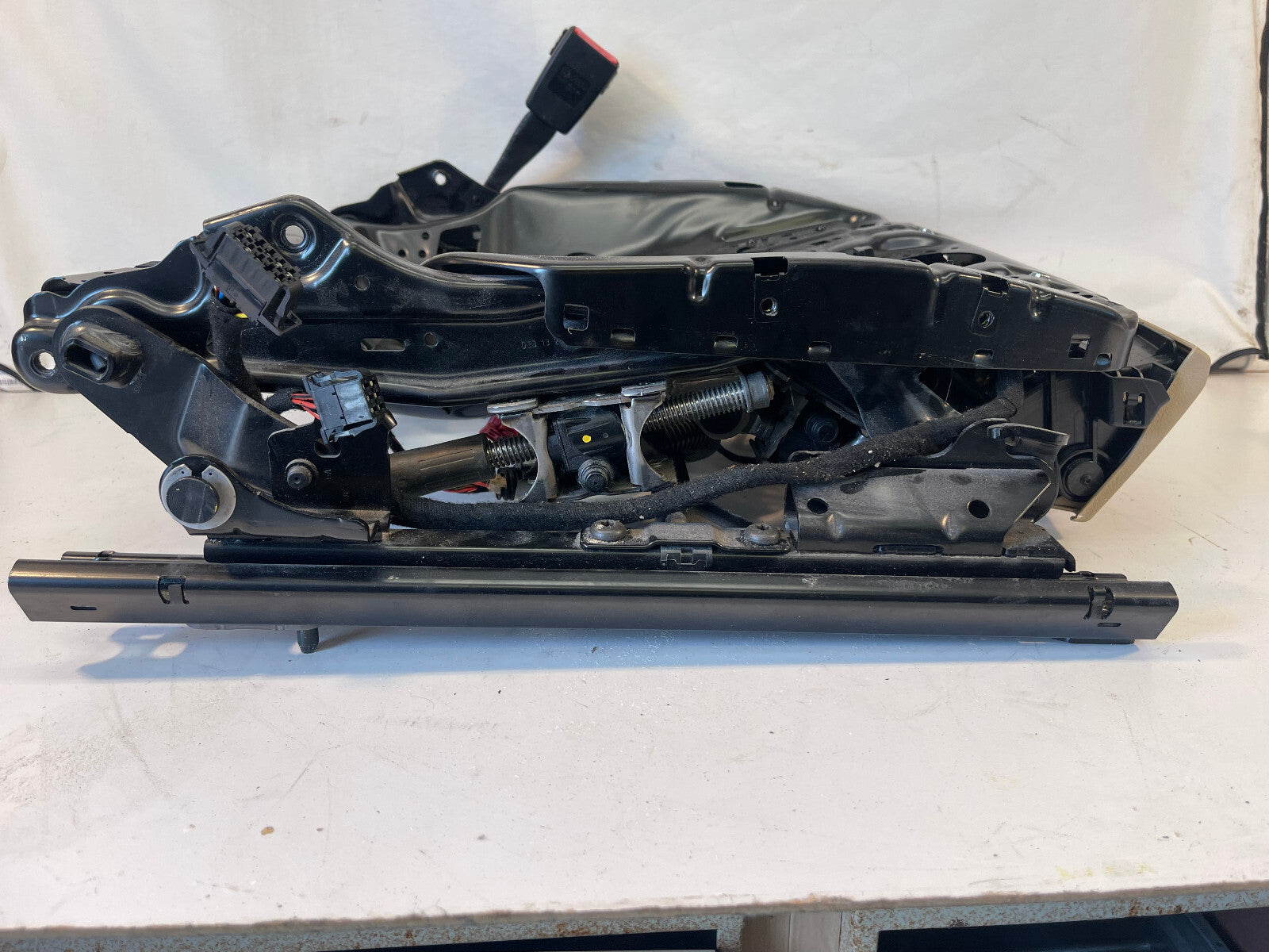 2012-2017 AUDI A6 A7 C7 FRONT RIGHT PASSENGER SEAT RAIL TRACK FRAME  OEM