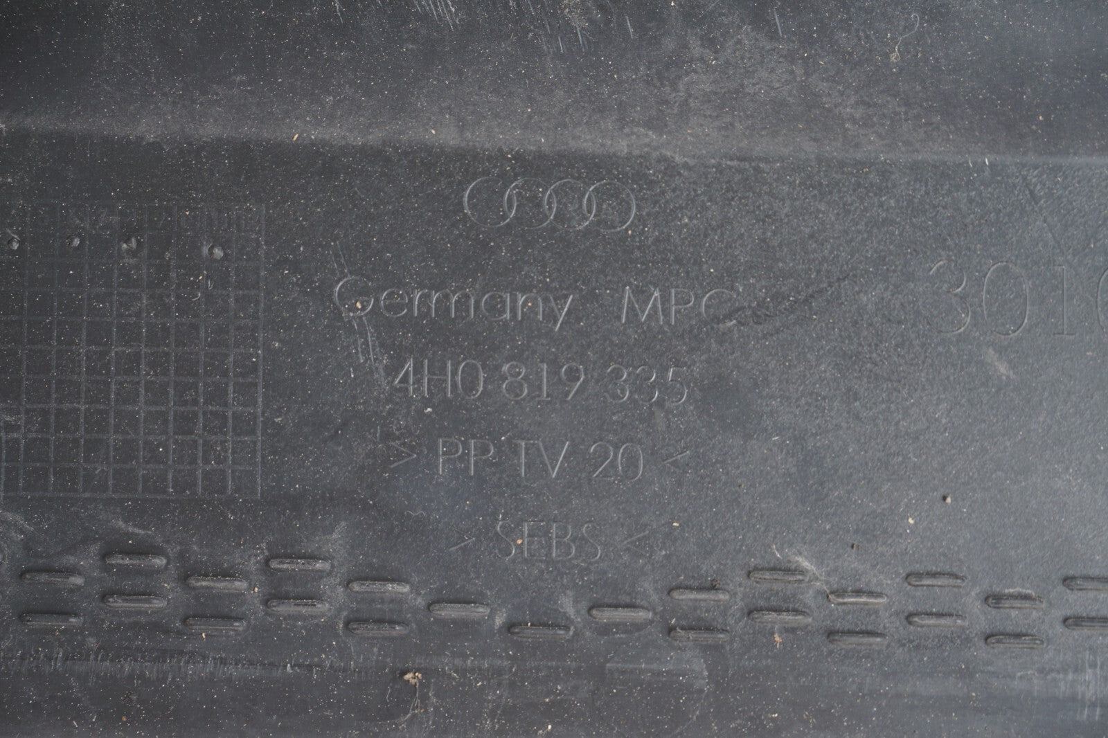 12 - 17 AUDI A8L A8 FRONT LEFT & RIGHT SIDE COWL PANEL RAIN TRAY COVER PANEL OEM