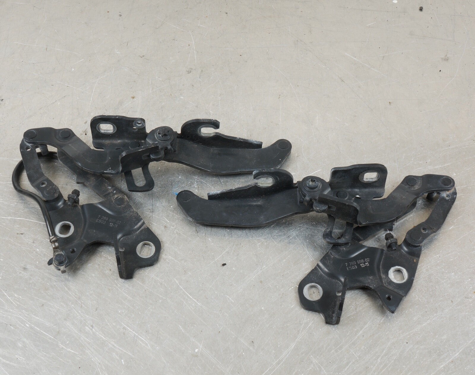 BMW 328 CONVERTIBL E92 HINGES - LEFT AND RIGHT HINGE SET, PART# 7289997, 7289998
