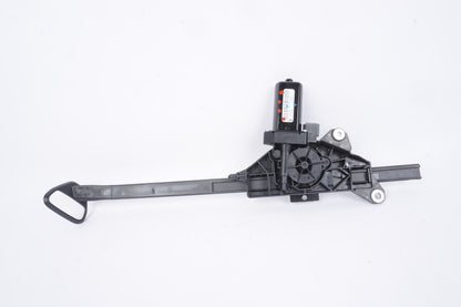 10-17 Mercedes W207 E350 E400 E550 Coupe Right Seat Belt Feeder Motor OEM