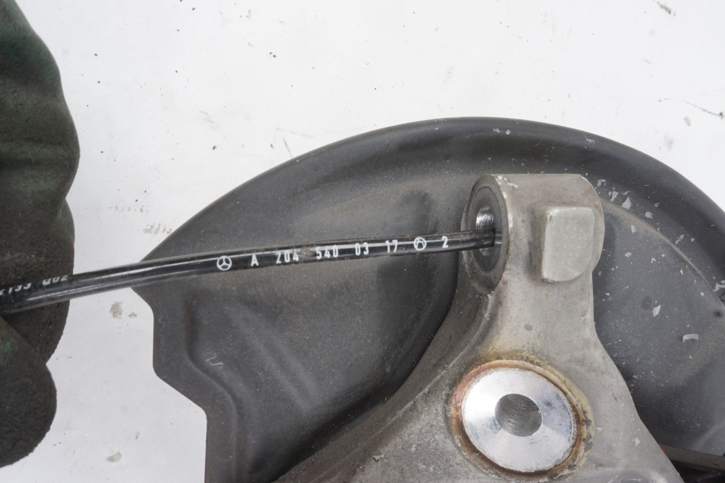 2012 - 2014 Mercedes C250 C350 Rear Left Spindle Knuckle Hub OEM
