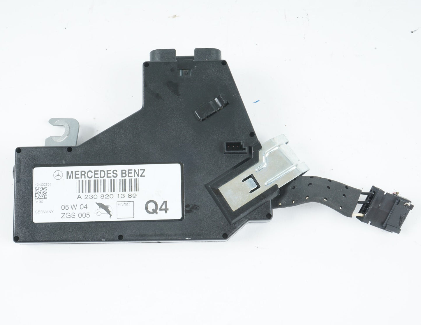 2003 - 2008 Mercedes SL500 R230 Front Right Antenna Amplifier AMP Module OEM