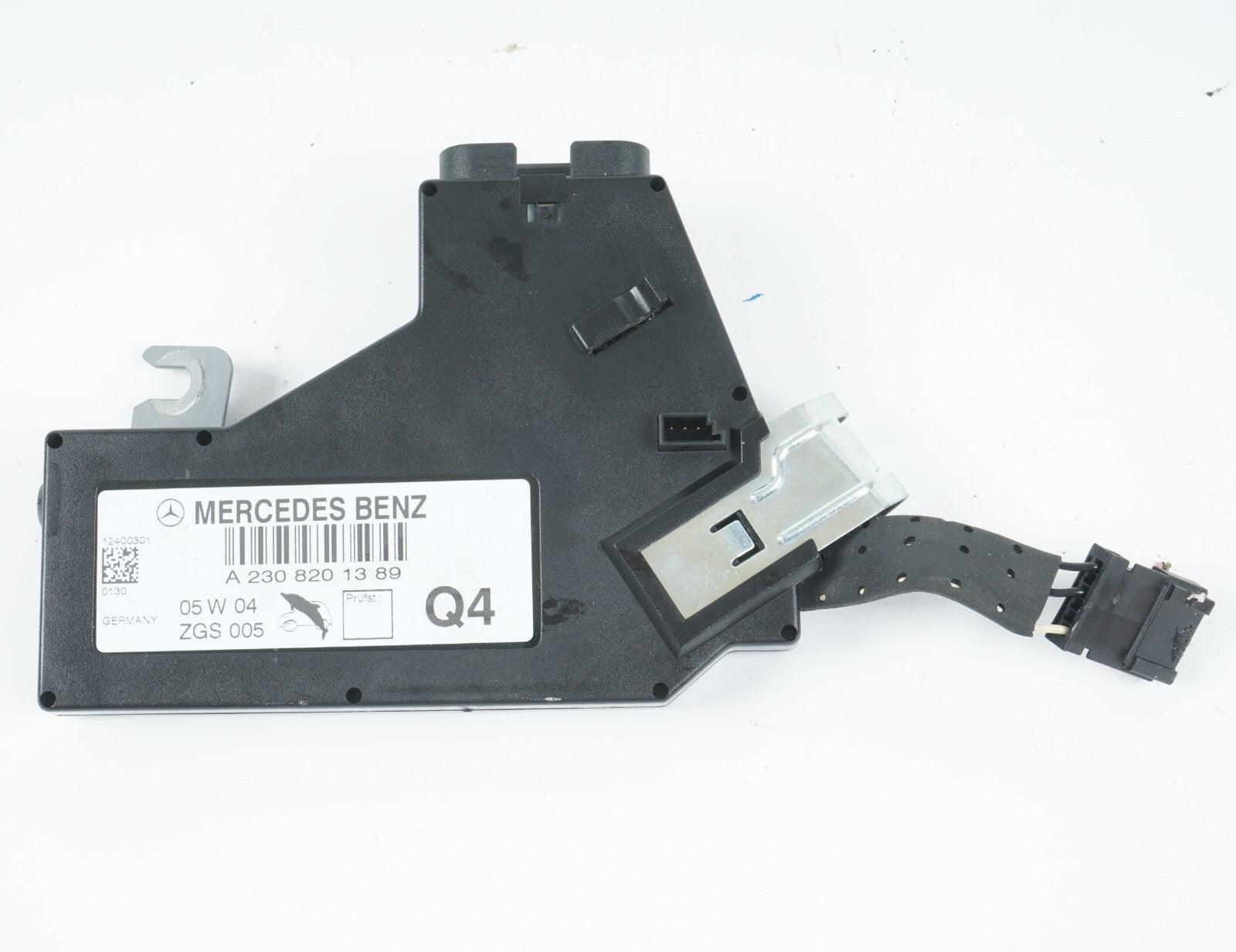 2003 - 2008 Mercedes SL500 R230 Front Right Antenna Amplifier AMP Module OEM