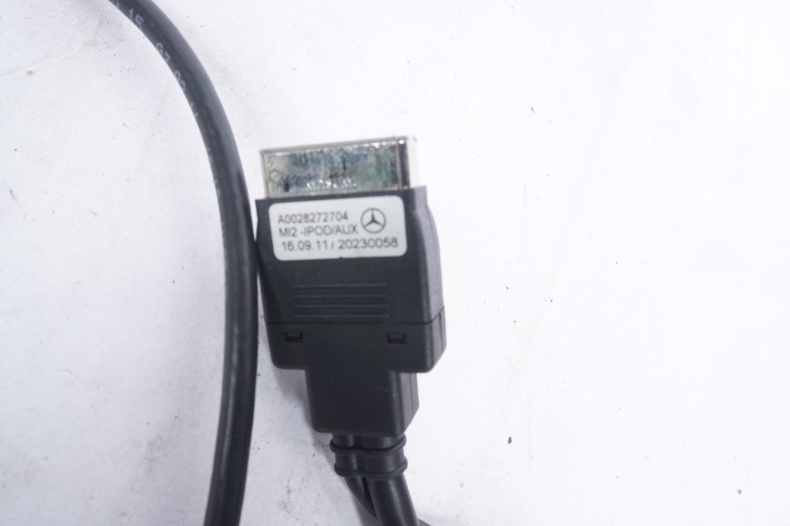 12-14 Mercedes C300 C250 C350 Music Interface iPod iPhone 30-Pin Cable OEM