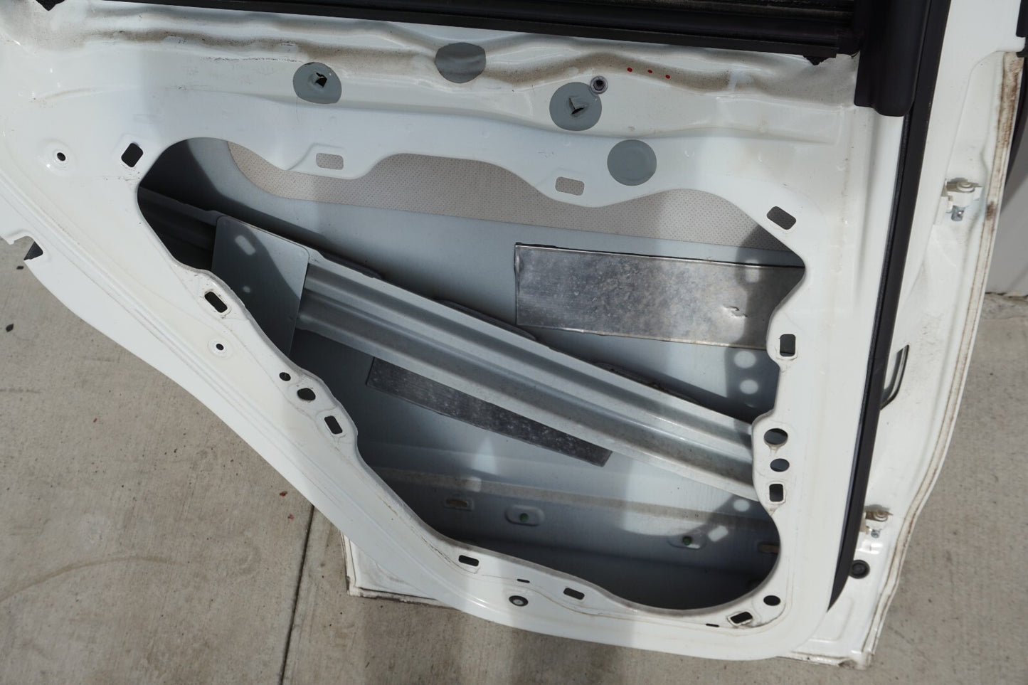 2011 - 2018 Porsche Cayenne 958 Rear Door Shell Left Driver Side OEM