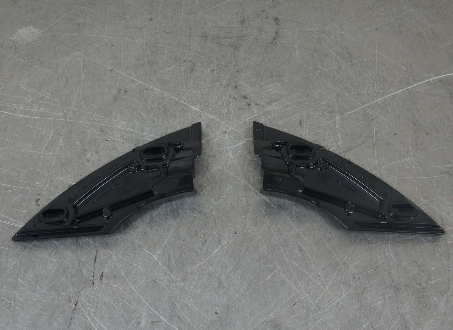 2013-2020 Mercedes SL400 SL450 SL550 SL63 SL65 Tail Lamp Brace Support RH LH