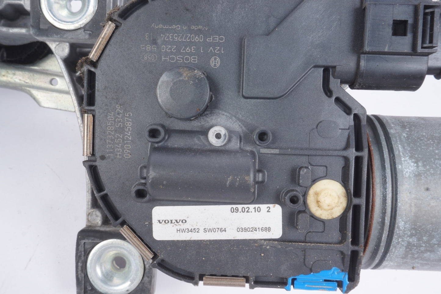 2006 - 2009 VOLVO C70 T5 FRONT WIPER MOUNT w/ MOTOR OEM