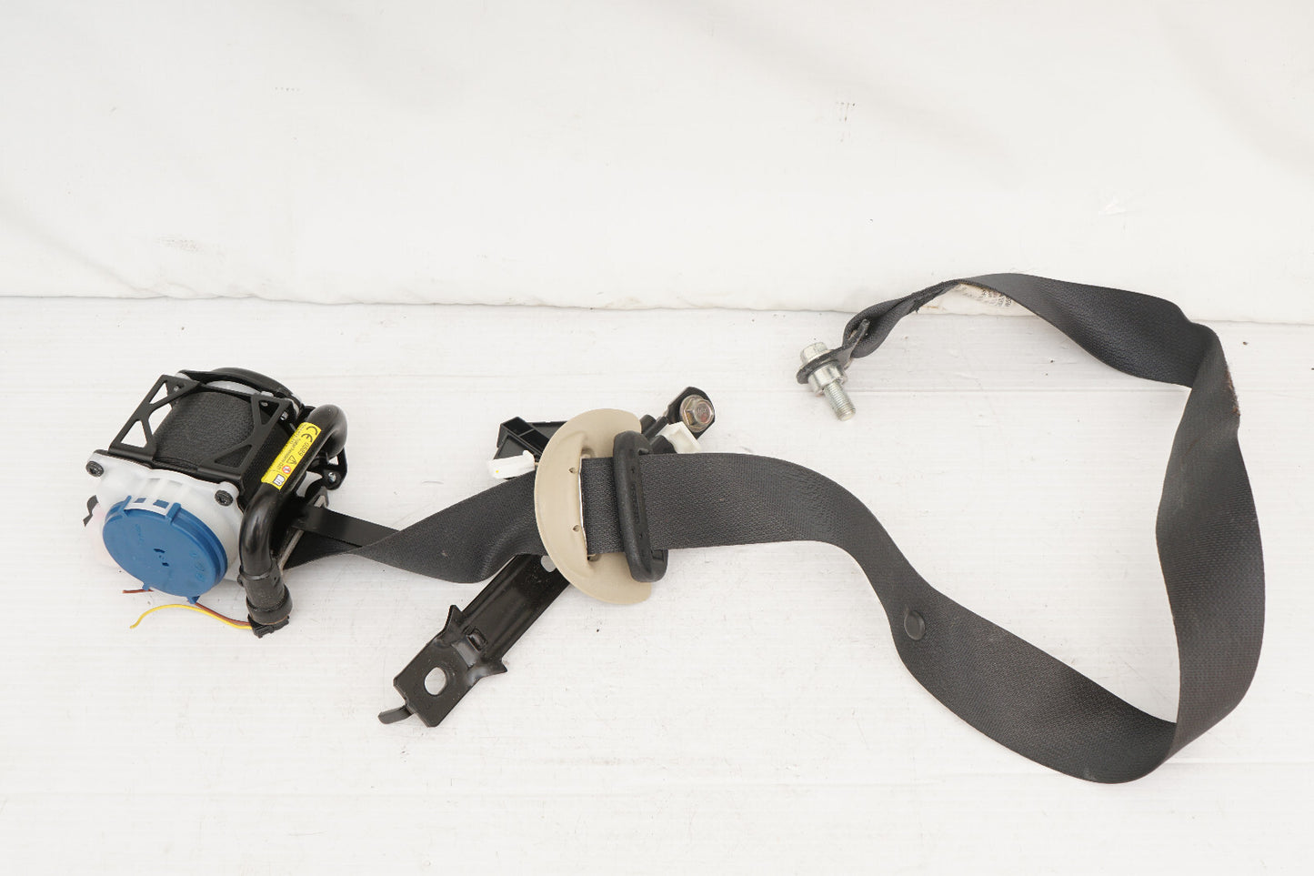 14 - 20 MITSUBISHI OUTLANDER FRONT RIGHT PASSENGER SEAT BELT RETRACTOR OEM