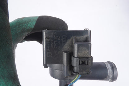 11-14 Audi D4 A8L 4.2L Engine Cooling Auxiliary Water Pump Sensor 059121012A OEM