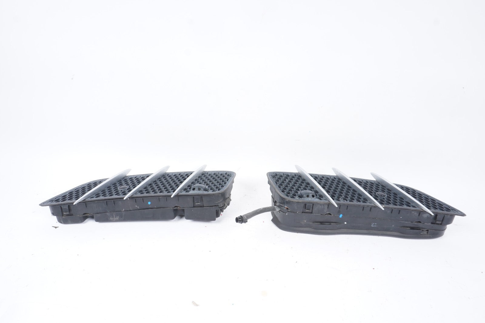 03-08 Mercedes R230 SL500 Hood Vent Grille Grill Left & Right OEM