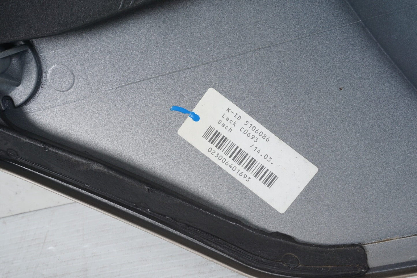 03-12 Mercedes R230 SL500 SL550 SL55 AMG Trunk Lid License Plate Holder OEM