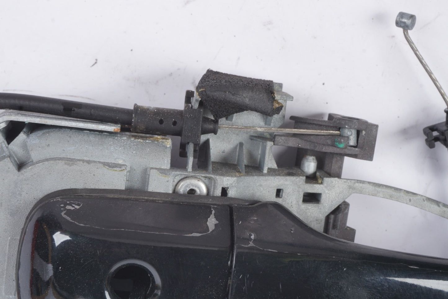06-13 Volvo C70 Front Right Passenger Side Exterior Door Handle Trim Black Oem