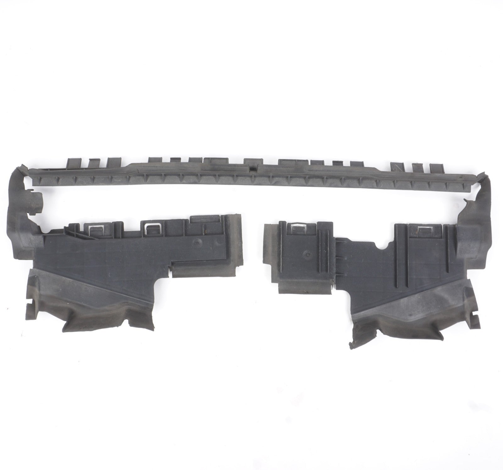 2011-2017 Mercedes W207 E350 Air Guide Plate Baffle Trim A2075050530 OEM