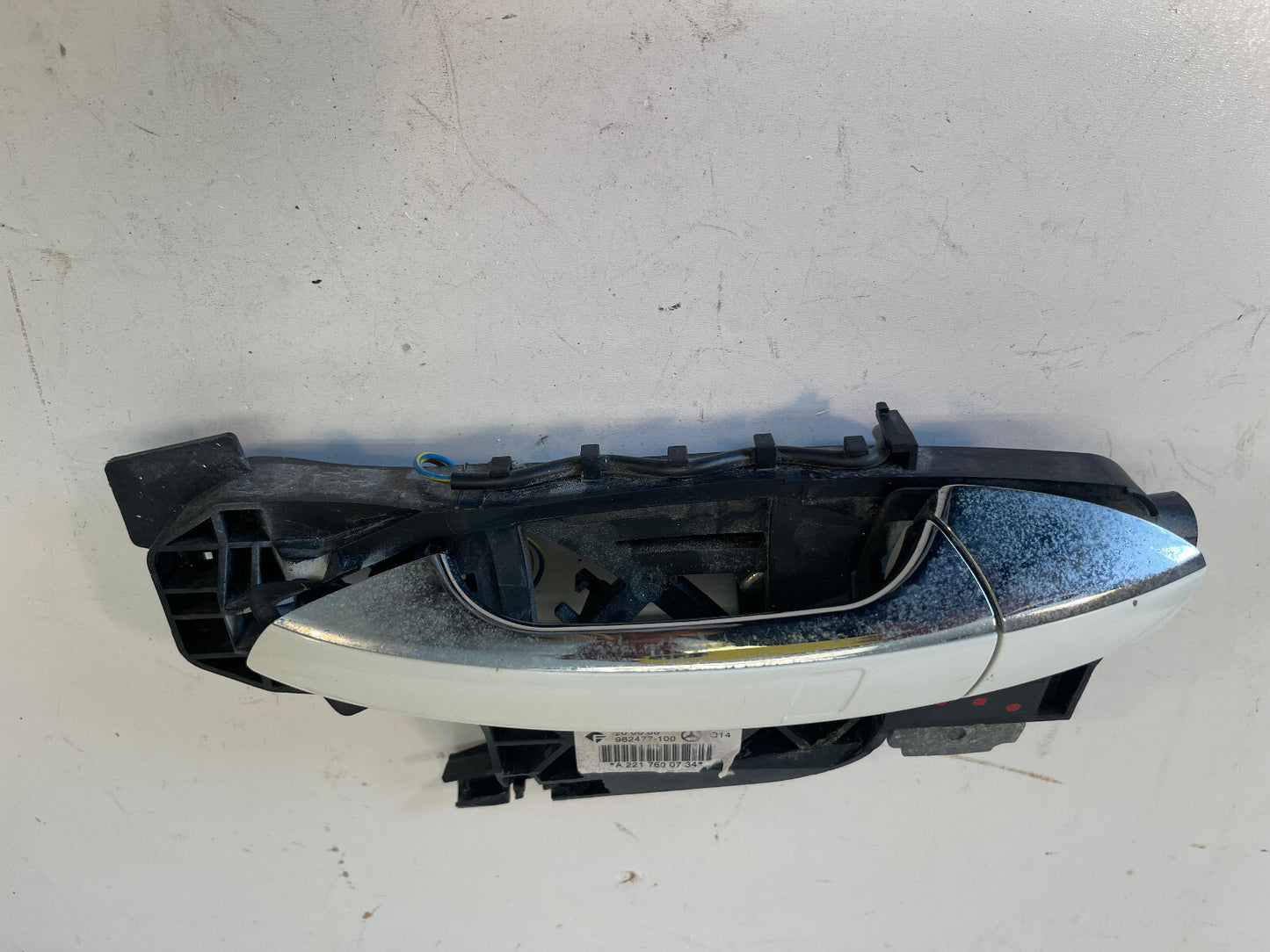 2007 - 2013 MERCEDES S550 REAR LEFT DRIVER SIDE EXTERIOR DOOR HANDLE OEM