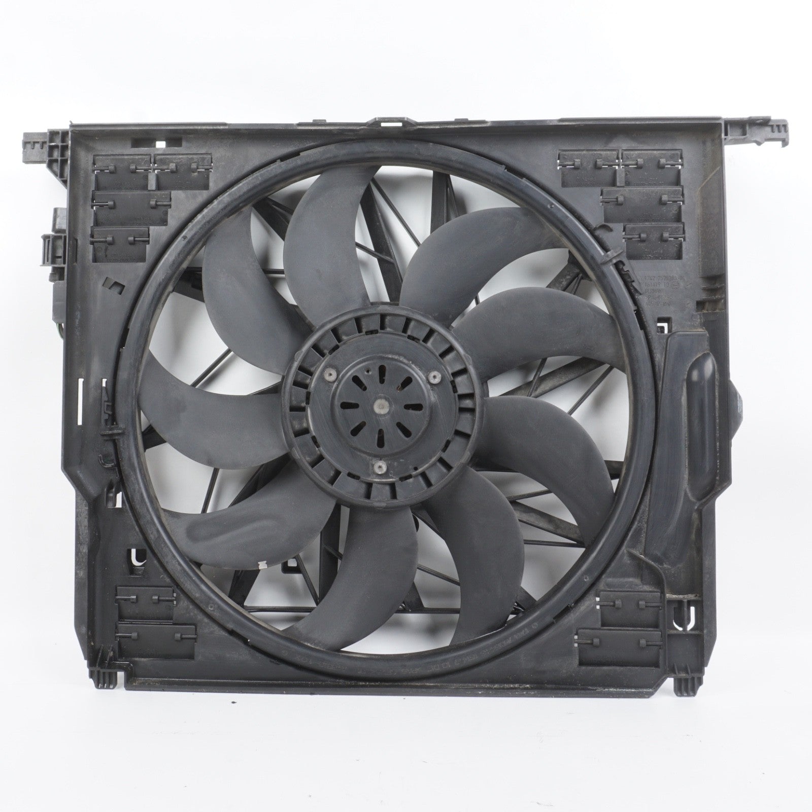 OEM BMW F02 F06 F10 F12 F13 550 650 750 Radiator Cooling Fan Shroud w Motor