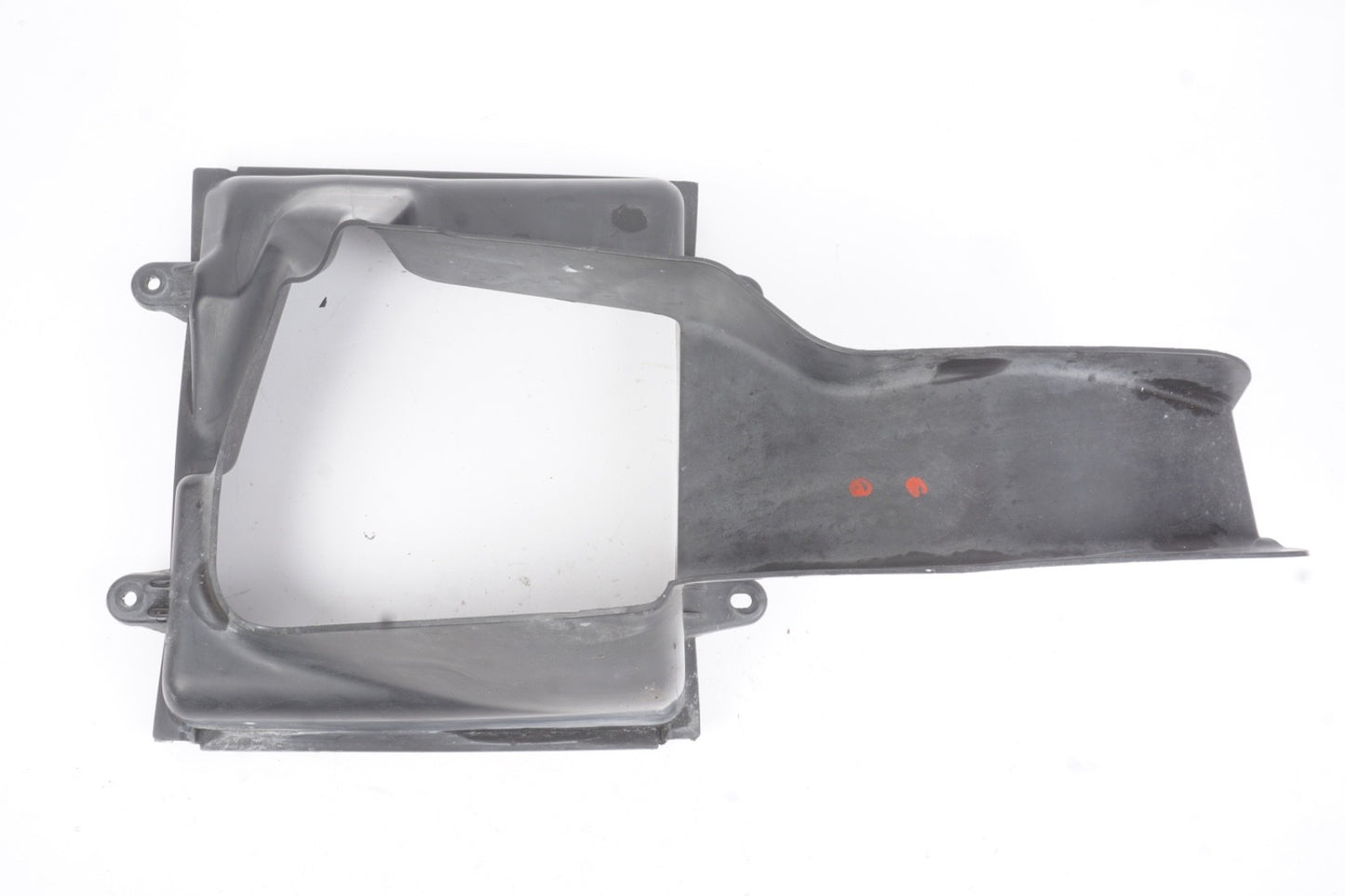 2014 - 2019 Maserati Ghibli Front Right Bumper Cooler Cowl Air Guide Cover OEM