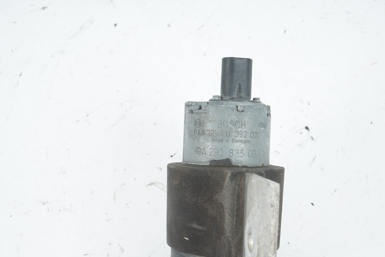 03 - 08 Mercedes R230 SL500 Aux Auxiliary Water Pump 2308350364  OEM
