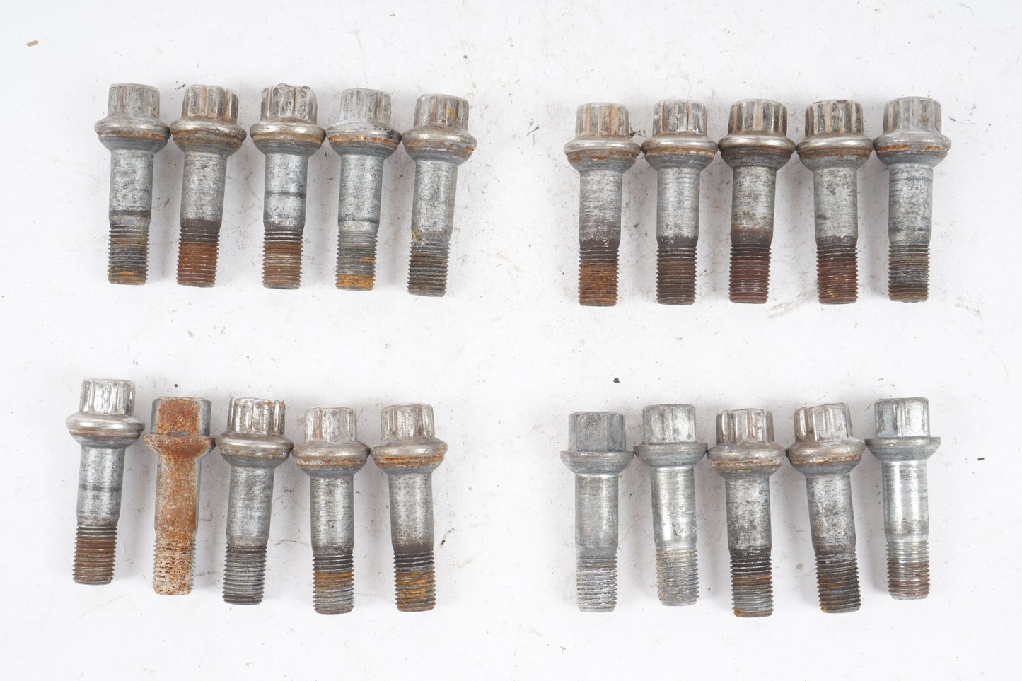 07 - 13 MERCEDES-BENZ W221 S550 WHEEL LUG BOLT BOLTS NUT SET OF 20 OEM