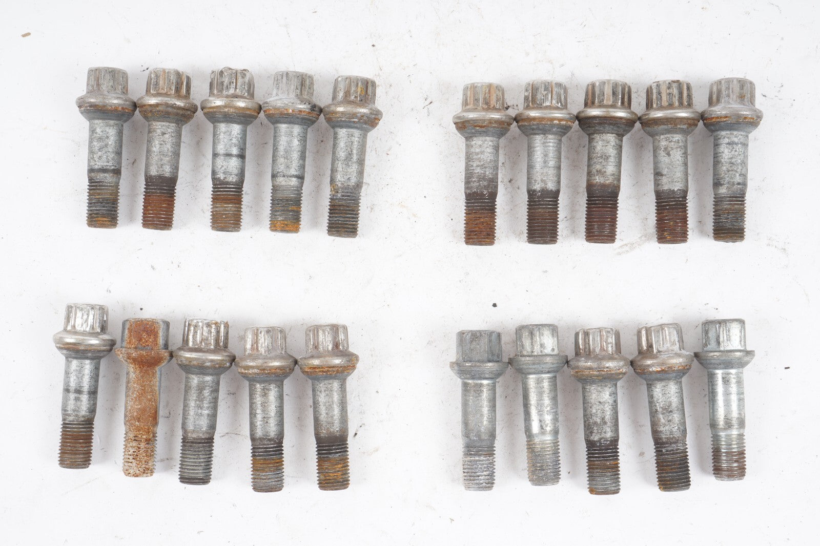 07 - 13 MERCEDES-BENZ W221 S550 WHEEL LUG BOLT BOLTS NUT SET OF 20 OEM