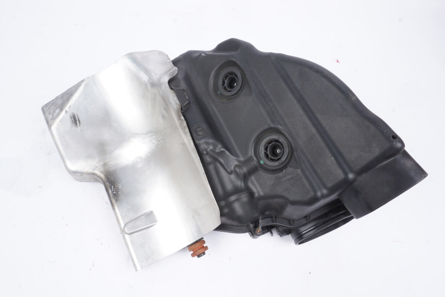 2010-2015 BMW 750I XDRIVE - Right Engine AIR Filter BOX / Housing (Upper Half)