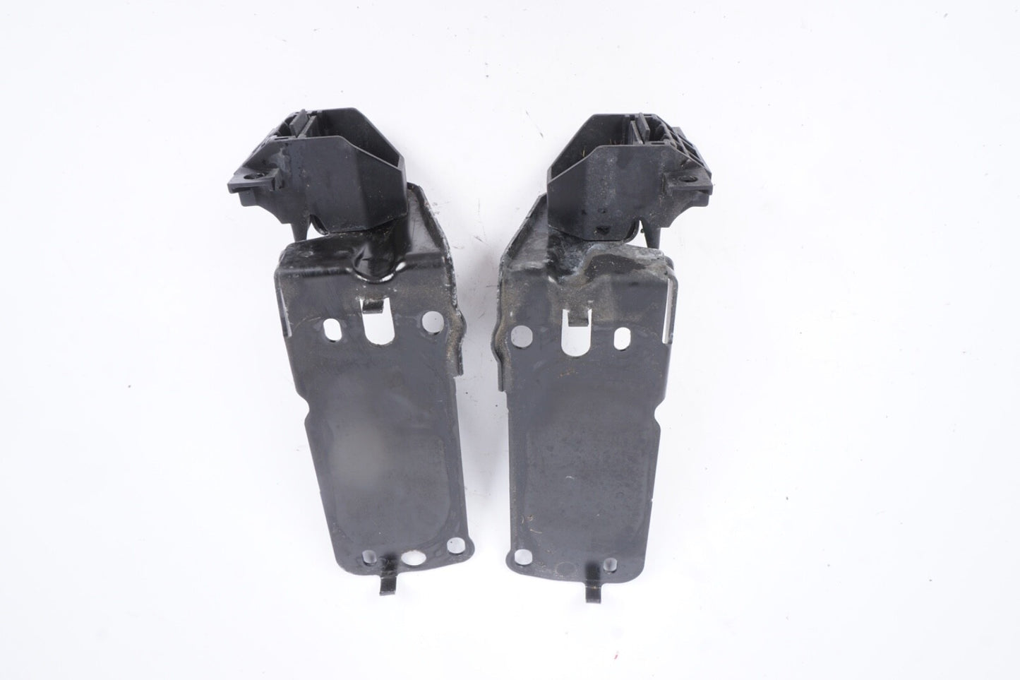 06-13 BMW E90 330i 328i 335i FRONT RIGHT  LEFT PANEL BRACKET OEM DRIVER PASSENGE