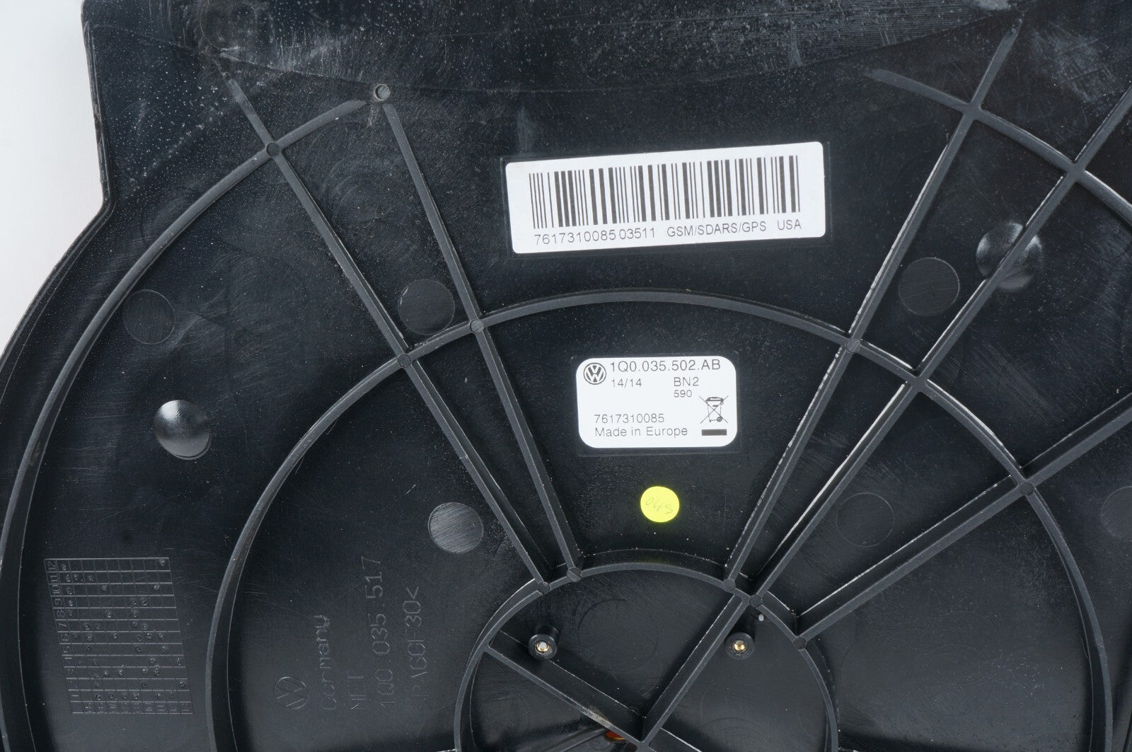 2007 - 2016 VOLKSWAGEN EOS TRUNK MOUNTED ANTENNA 1Q0035502AB OEM