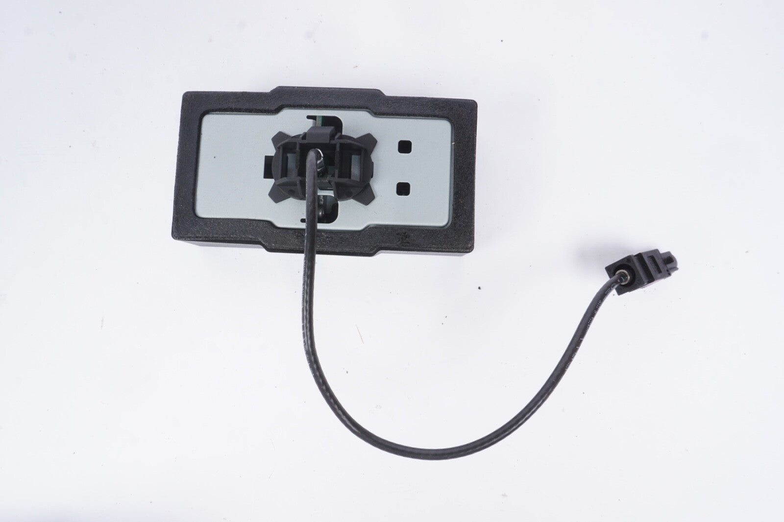 17-20 Mercedes GLA250 X156 OEM Radio Antenna Amp Amplifier Module