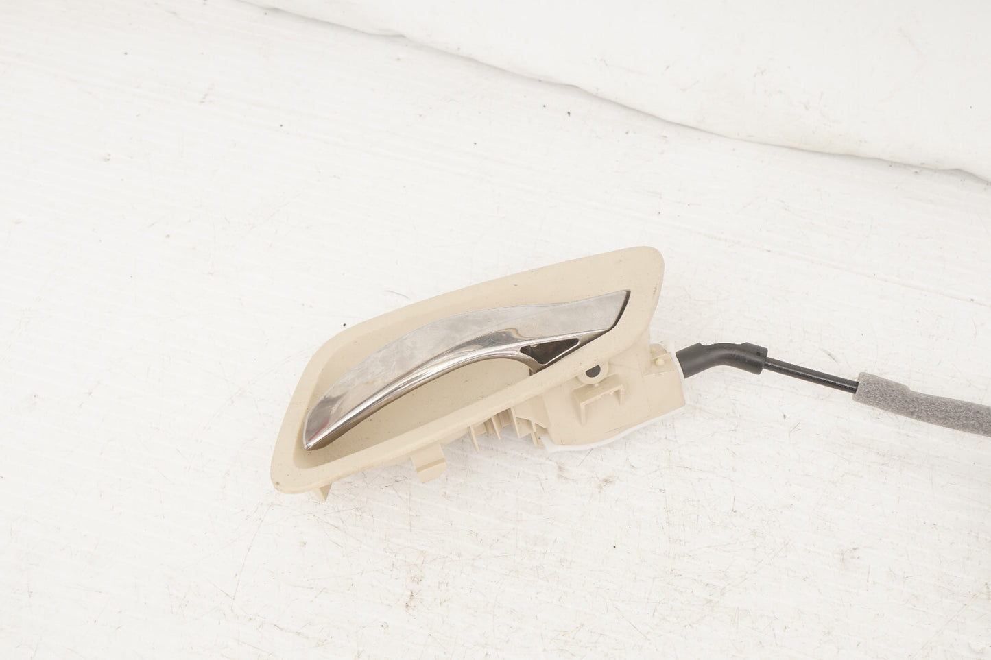 2007 - 2013 BMW 335i E93 E92 FRONT RIGHT PASSENGER INTERIOR DOOR HANDLE OEM